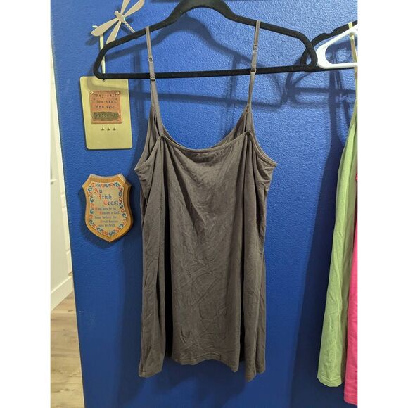 🌈5/25 Trio of Cami / Layering Tanks! - Picture 5 of 15